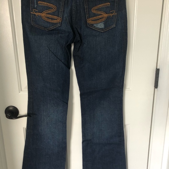7 of All Man Kind dark demin flare jeans - Picture 6 of 9
